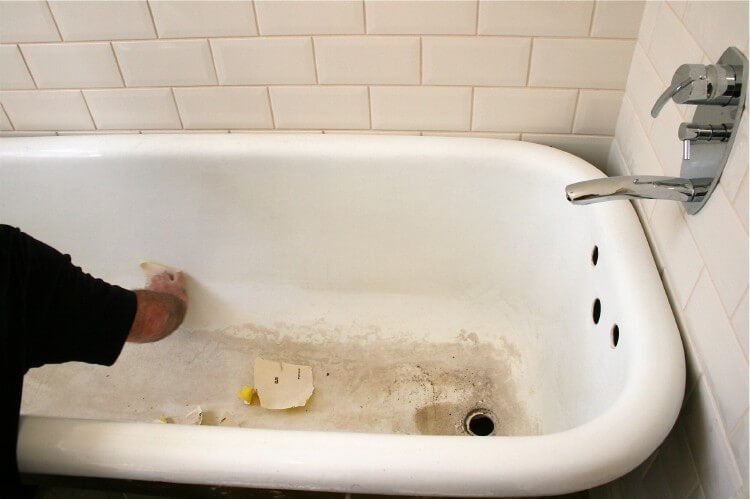 Как обновить старую ванну