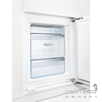 Встраиваемый двухкамерный холодильник с нижней морозильной камерой Bosch KIS86AF30