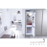 Вбудований двокамерний холодильник з нижньою морозильною камерою Whirlpool ART 6711 A SF