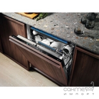 Встраиваемая посудомоечная машина на 14 комплектов посуды Electrolux EES948300L