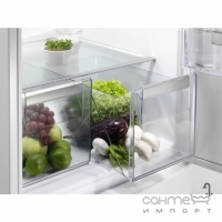 Окремий двокамерний холодильник із нижньою морозильною камерою Electrolux EN93852JW білий