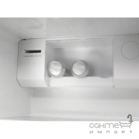 Отдельностоящий двухкамерный холодильник с боковой морозильной камерой Electrolux EAL6140WOU серый